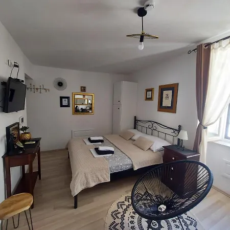Agora Apartment *