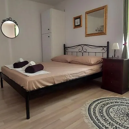 Agora
