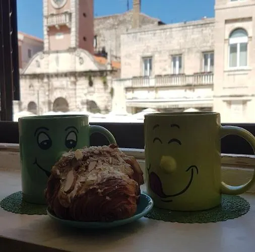 アパート Agora ザダル