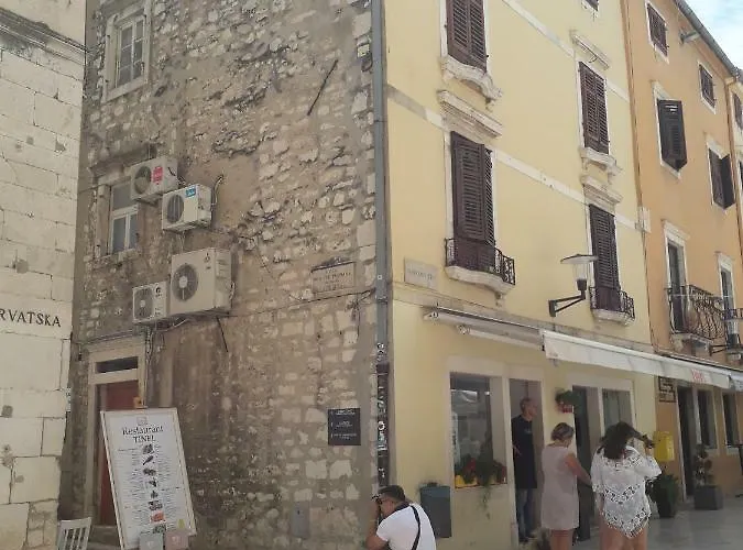 Agora Διαμέρισμα *